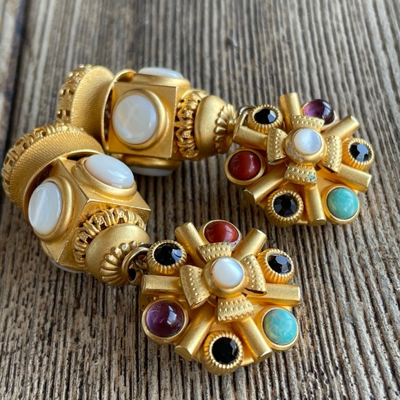 Natasha Stambouli Matte 24k Gold Plated Clipons - Picture 3 of 16